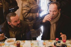 Тигипко пообедал в компании бездомных