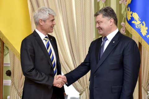 Порошенко прийняв вірчі грамоти у послів шести країн