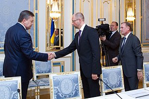 Янукович встретился с Яценюком, Симоненко и Ефремовым