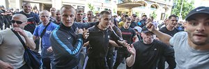 Молодчики, избившие журналистов, оказались нанятыми специально для драки 