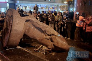 Лишь 13% жителей Киева позитивно отнеслись к сносу памятника Ленину