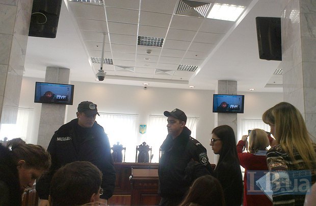 Апелляционный суд отпустил под домашний арест троих майдановцев и журналиста Кудинова