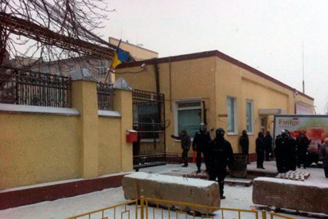 Поліція взяла під охорону фабрику «Житомирські ласощі»