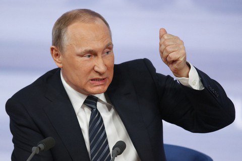 Путін «вперше чує» про арешт Шаріної та проблеми Української бібліотеки
