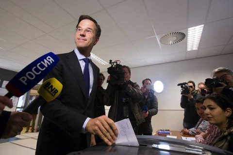 Явка на референдуме в Нидерландах пока очень низкая- нардеп