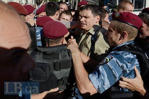 “Свобода” и антифашисты подрались под Могилянкой из-за Ирины Фарион
