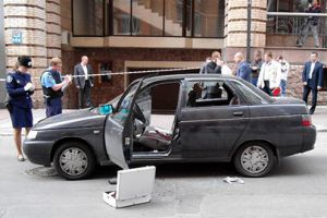 В центре Киева расстреляли авто с людьми