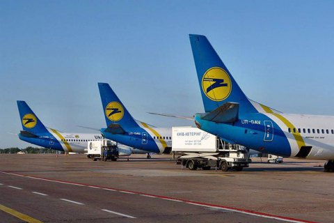 Рейс МАУ вернулся в Борисполь из-за треснувшего лобового стекла самолета