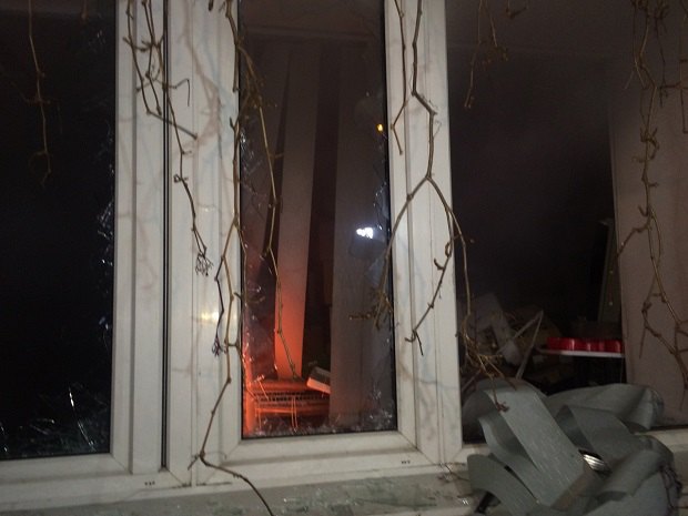 Протестующие устроили погром в «Сбербанке» и атаковали кабинет Медведчука — Годовщина Майдана