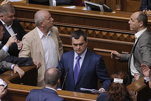 В Раде выступал с докладом министр Захарченко