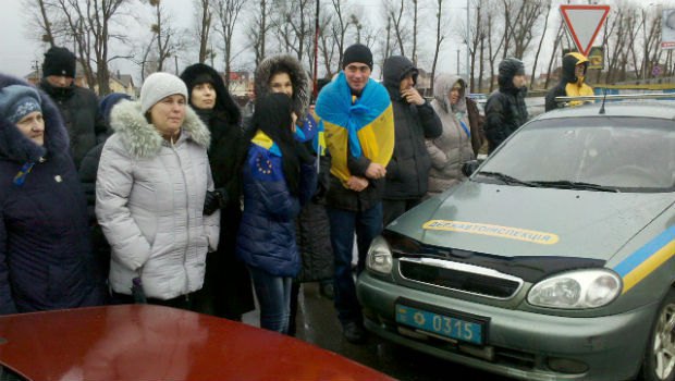 Милиция не дает активистам Майдана проехать в Межигорье (ОНЛАЙН-трансляция, ОБНОВЛЕНО)