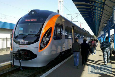 'Укрзализныця' запускает поезд Hyundai сообщением Киев - Херсон