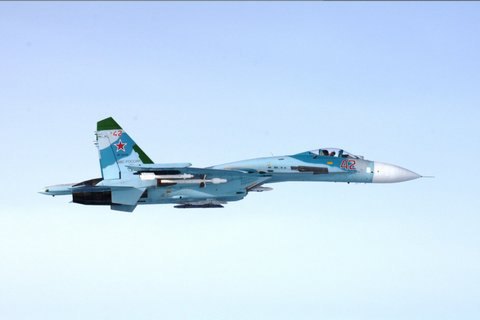 ВС Латвии увидели русский военный самолет у границ страны