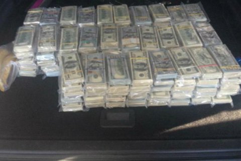 На окуповану територію намагалися провезти чверть мільйона доларів