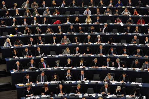 Український безвіз не винесли на затвердження Європарламенту в жовтні