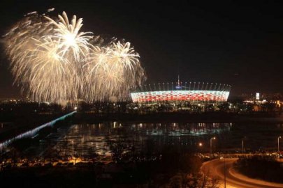 В Варшаве открыли главную польскую арену Евро-2012 (ФОТО)