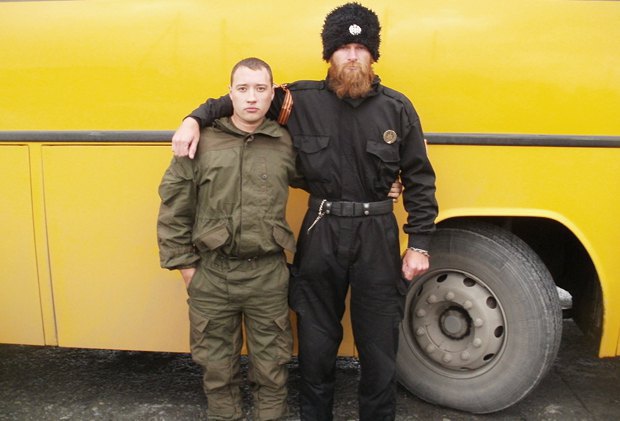 Aleksandar Sindelic (right) among separatists on the occupied territory of Ukraine. Photo: theins.ru ~