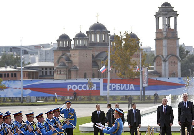 Celebrations during Putin’s visit to Serbia. Photo: Mikhail Tyurenkov ~