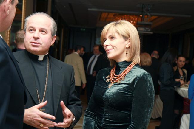 Апостольский нунций в Украине Иван Юркевич и врач Ольга Богомолец