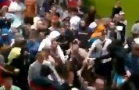 Толпа озверевших русских фанатов избила польских стюардов