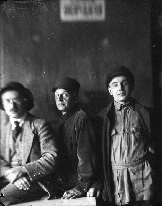 Рідкісне фото, історію якого в цьому інтерв’ю розповідає Тетяна Руденко. Зліва направо: Анатолій Буцький, Вадим Меллер і Лесь Курбас. 