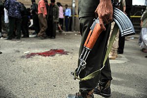 У столиці Ємену триває бій між армією і повстанцями-шиїтами