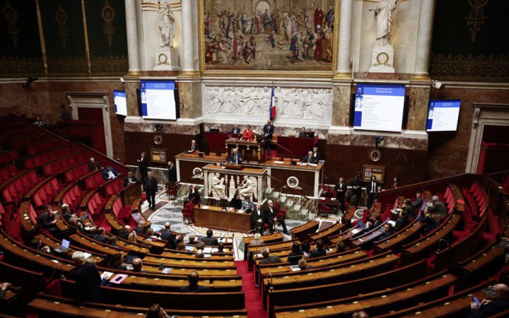 У Франції зробили крок до заборони соцмереж для осіб віком до 15 років