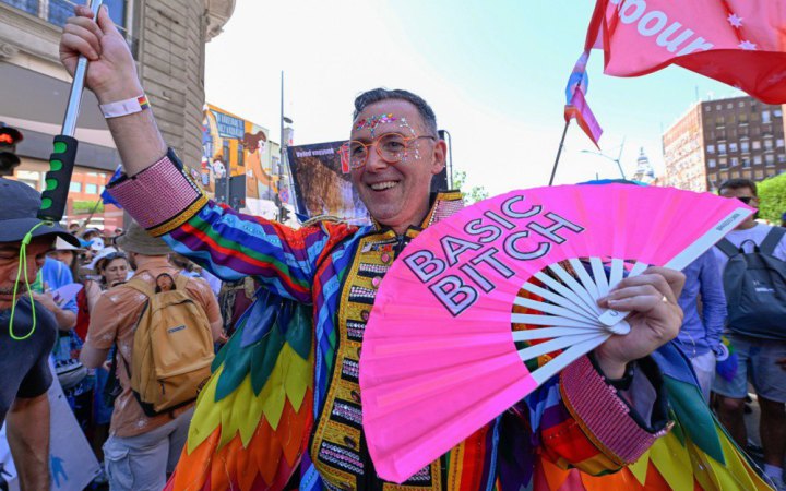 Попри заборону в Будапешті відбувся наймасштабніший в історії міста ЛГБТ-прайд