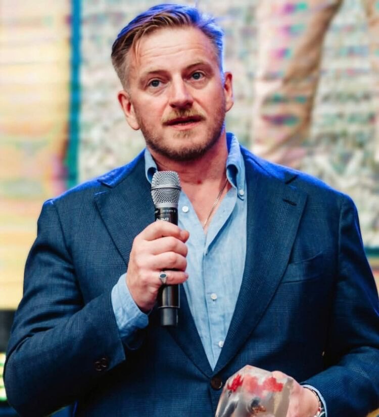 польський письменник та волонтер Щепан Твардох