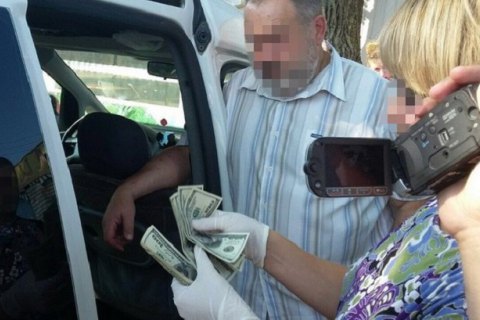 В Ровно декан университета задержан при получении $1,4 тыс. взятки