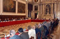 Венецианская комиссия пообещала в кратчайшие сроки рассмотреть проект Конституции Порошенко