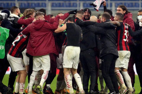 "Милан" повторил достижение "Барселоны" 72-летней давности и продолжил свою рекордную результативную серию в чемпионате