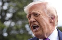 Bloomberg: команда Трампа оцінює наслідки для економіки, якщо нафта сягне $200 за барель