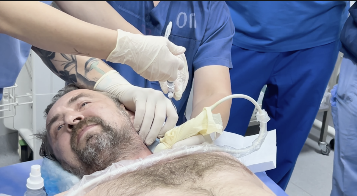 Терапія болю в Саші у Феофанії