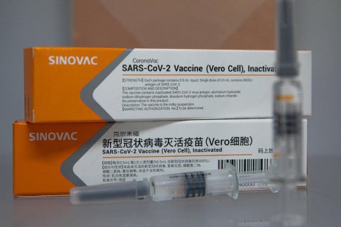 Китайская вакцина от ковида, купленная Украиной, показала эффективность менее 60%, - СМИ (обновлено)