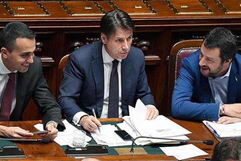 Правительство Италии утвердило большой дефицит бюджета вопреки возражениям ЕС