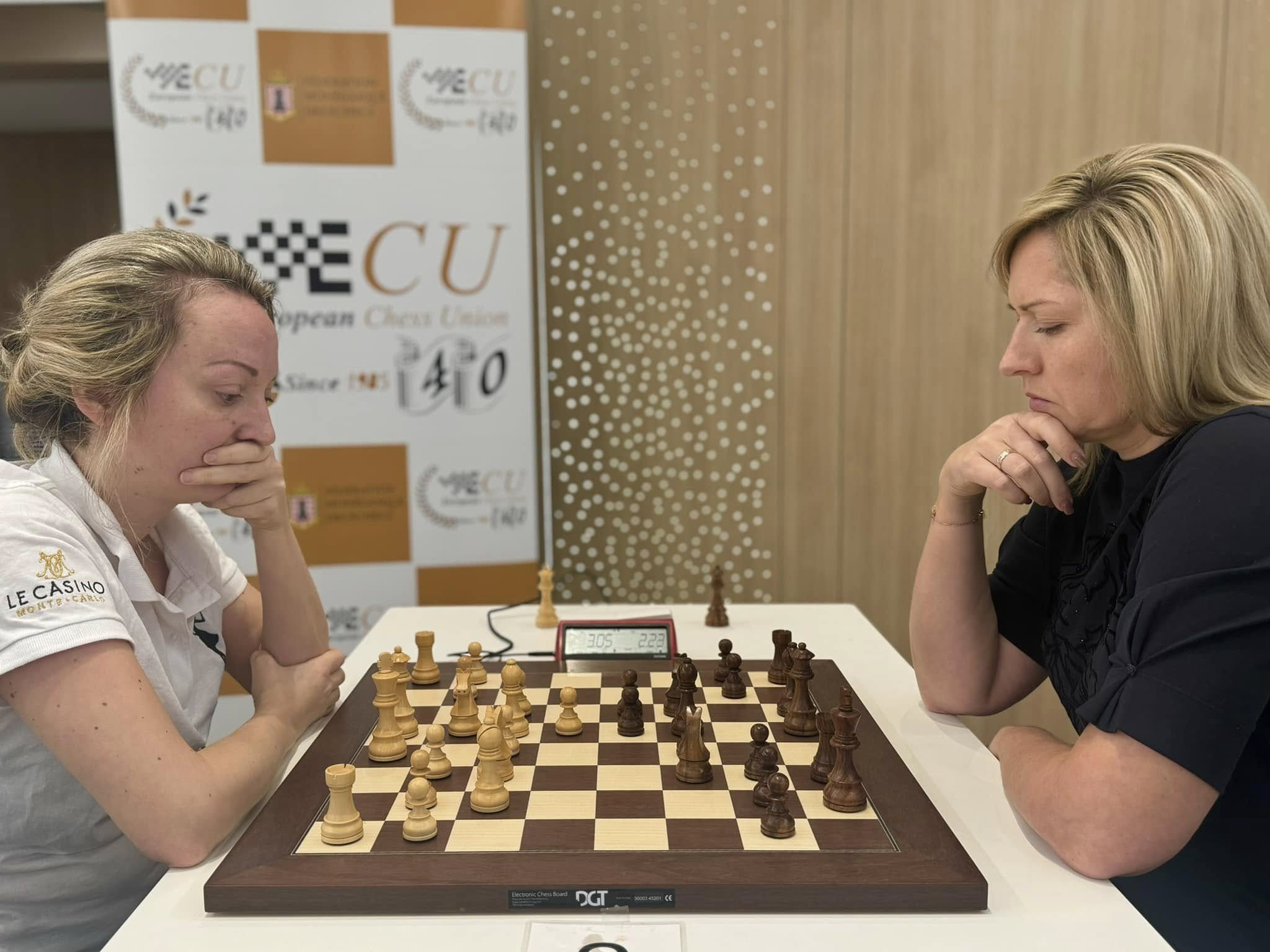 Наталія Жукова (праворуч)