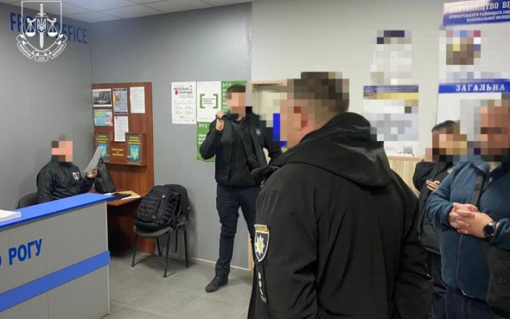 Слідчий з Кривого Рогу привласнював гроші померлих людей, йому повідомили про підозру