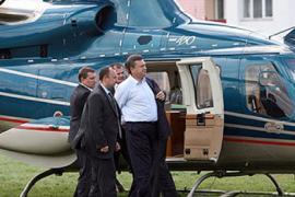 Полеты Януковича на вертолете обойдутся почти в миллион долларов
