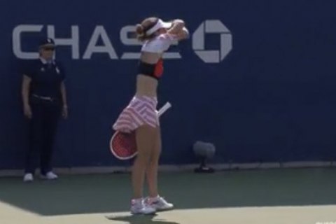 Тенісистка була оштрафована на US Open за те, що роздяглася на корті