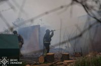 Російські окупанти атакували Суми безпілотниками, є пошкодження