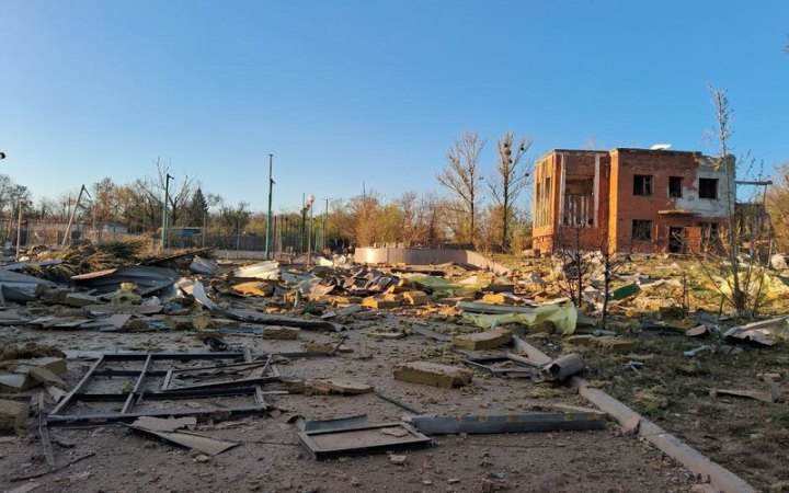 Росіяни пошкодили на Донеччині багатоповерхівки та приватні будинки