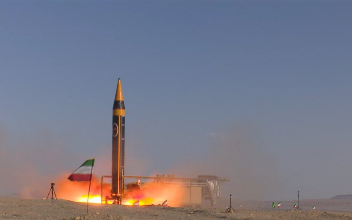 Іран заявив про успішне випробування балістичної ракети дальністю 2 тис. км
