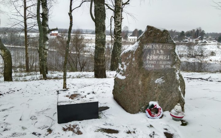 У Новгородській області зруйнували польський цвинтар