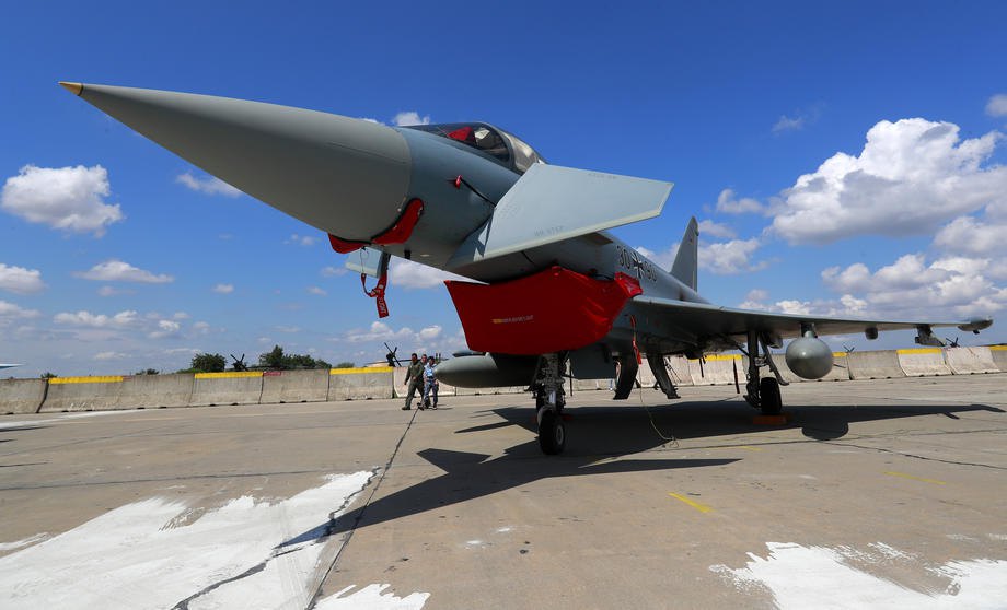 Реактивний винищувач Eurofighter Typhoon ВПС Німеччини після навчань НАТО Reinforce Air Police Exercise, поблизу авіабази «Міхаїл Когальнічану»,Румунія, 2 липня 2021 року.