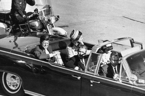 США рассекретили почти 3 тыс. документов об убийстве Кеннеди