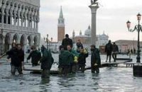 После затяжных дождей 70% Венеции ушло под воду