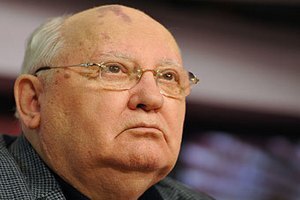 Горбачов закликав розпустити партію Жириновського