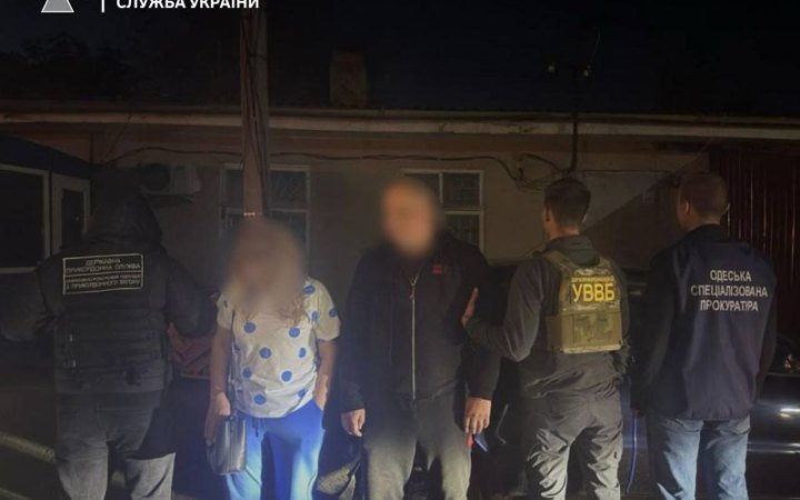 Затримали одеситку, яка пропонувала хабар прикордоннику за виїзд чоловіка до Молдови