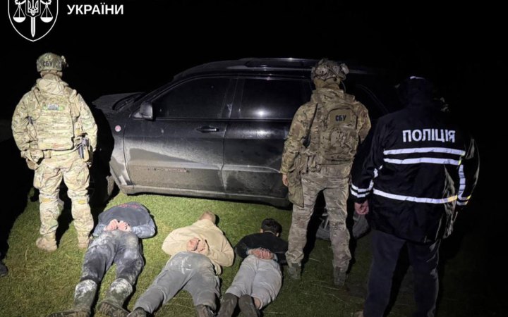 На Прикарпатті викрили виробництво наркотиків. Під час обшуків знайшли 165 кг амфетаміну